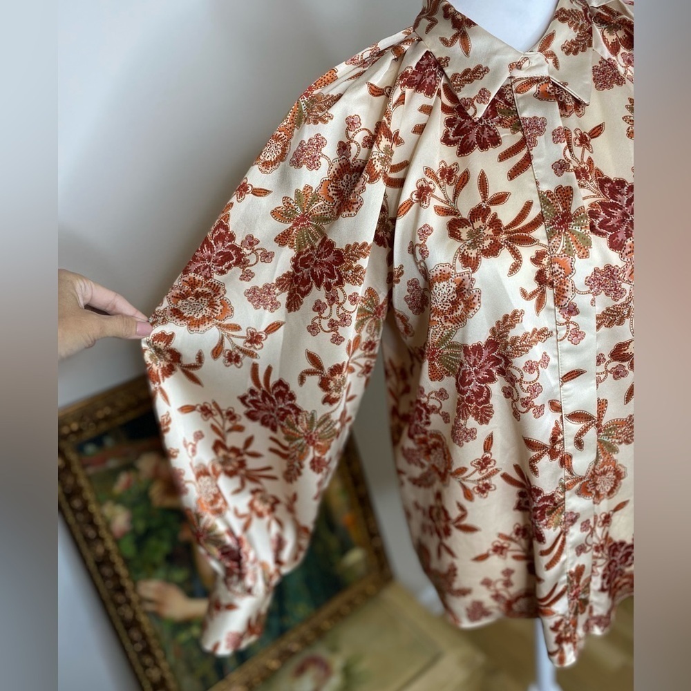 Misa X Revolve Beautiful Satin Floral Cream and Brown Fall Tone Blouse Sz Small - Picture 4 of 6